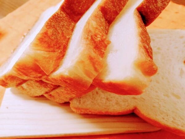ピーコックの米粉食パンのカット４