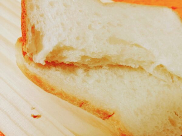 ピーコックの米粉食パンのカット１